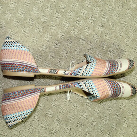 Restricted Women's 9 Multi-Color Woven Fabric Flat Shoes EUC! - Picture 4 of 6